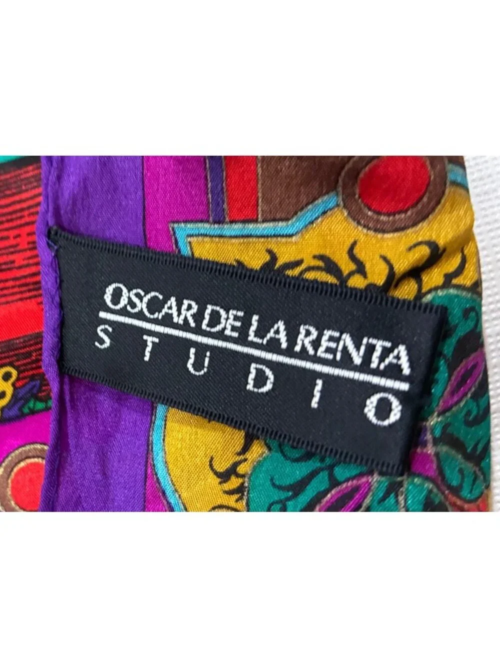 Oscar De La Renta Studio 100% Silk Christmas Village Scarf Multicolor vintage